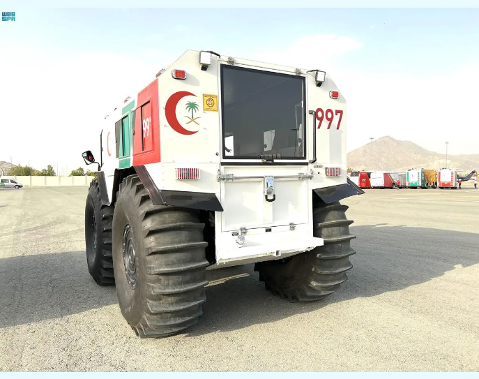 مركبة إسعاف برمائية كمدرعة عسكرية لخدمة الحجاج في السعودية (فيديو + صور)