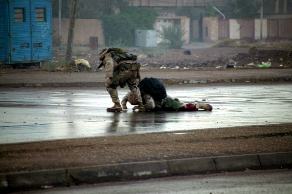 قناص بغداد الأسطوري يخاطب جورج بوش الابن: لدي 9 رصاصات