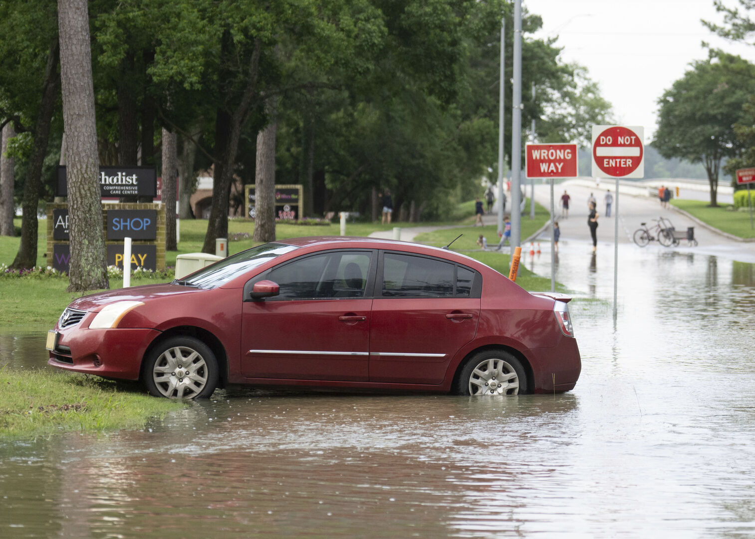 فيضان يجتاح مناطق واسعة في تكساس وسط توقعات بمزيد من الأمطار (صور)