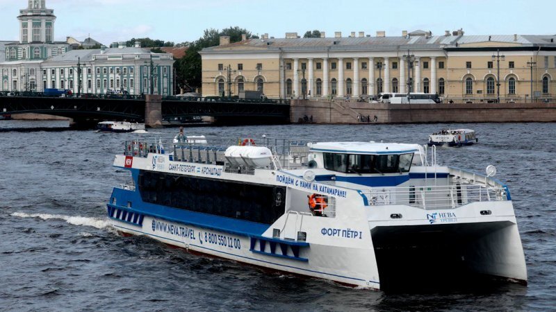 روسيا تشغّل سفن نقل مدني من جيل جديد في بطرسبورغ