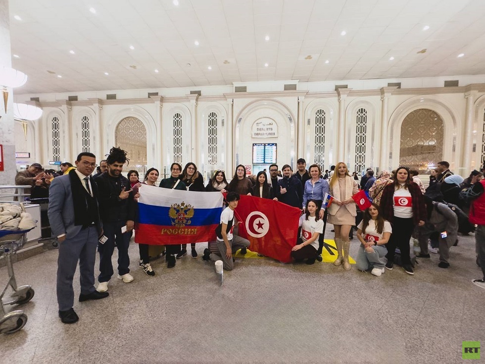 وفد تونسي يسافر إلى روسيا للمشاركة في مهرجان الشباب العالمي بمدينة سوتشي (صور)