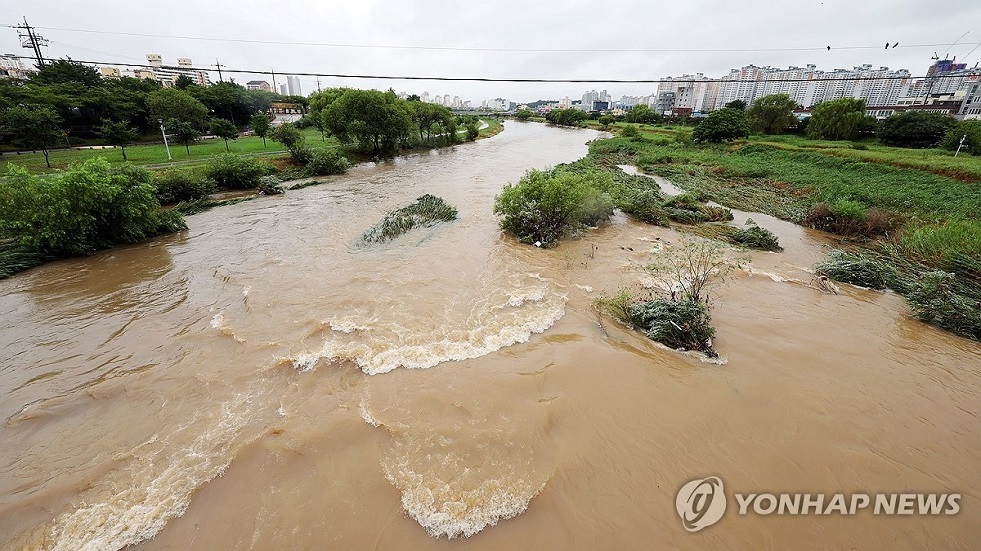 كوريا الجنوبية.. رياح قوية وأمطار غزيرة تخلف أضرارا جسيمة في جميع أنحاء البلاد