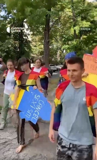 المثليون الأوكرانيون يطالبون بمعاداة روسيا (صور)